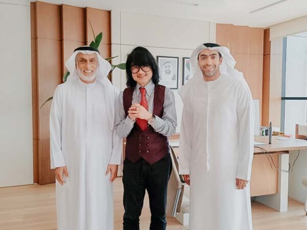 Advancing global healthcare: Prof. Mike Chan concludes his tour of Abu Dhabi with H.E. Khalid Mubarak Albuainain Almazrouie (left), chief advisor to the UAE government, and H.E. Mansoor Al Mansoori (right), Chairman of the Department of Health Abu Dhabi (DoH).