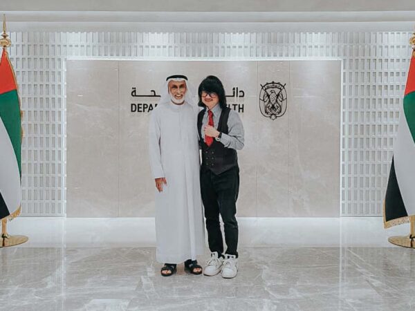 Prof. Mike Chan with H.E. Khalid Mubarak, chief advisor to the UAE government,  at the Department of Health Abu Dhabi (DoH).