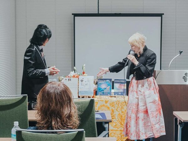 Prof. Mike Chan with Keiko Kimura during his book launch and press conference session