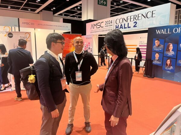 Networking at AMSC 2024 –
Professionals from the worlds of
aesthetic medicine, dermatology,
and anti-aging connect at the
AMSC conference, exchanging
innovative ideas and therapies.