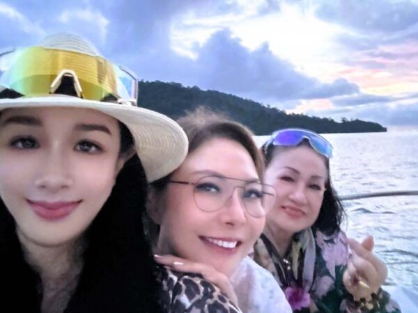 It’s not just about looking younger—it’s about feeling good and living your dreams. From left: Christy Chung with Rebecca Kallioniemi (Mrs World 2011), and her mother (Mrs Chung), reveals the transformative impact of stem cell treatments.